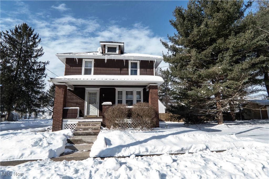 Photo of 325 Market Street NE, Navarre, OH 44662 (MLS # 5184586)