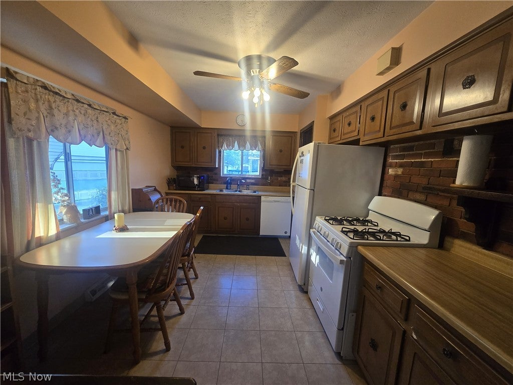 7670 Sleepy Hollow Drive