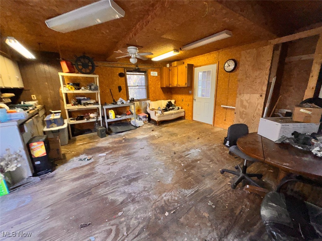 T&M Roberts 01 04 Divisi - Residential