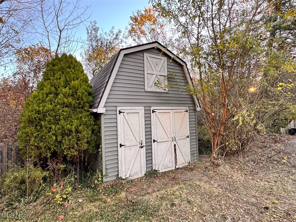 T&M Roberts 01 04 Divisi - Residential