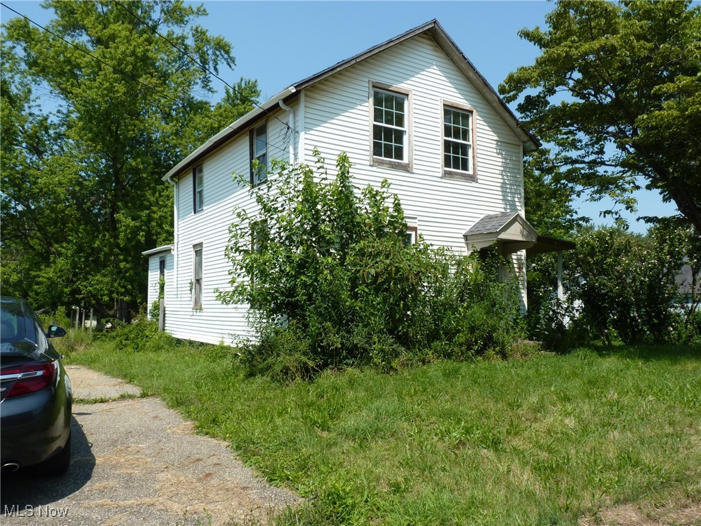 Attention Handymen - Investors! Here is your chance to make your own job. Some effort and skills will turn this place into a real value, and you can't find anything like it at this price! The comps for the nearby sales are at least 2x this price. Bring it to neighborhood standards and reap the profits or use it as your own starter home.
This one will fly away at this price, so don't fall victim to the paralysis of analysis. Make an appointment to check this out today!