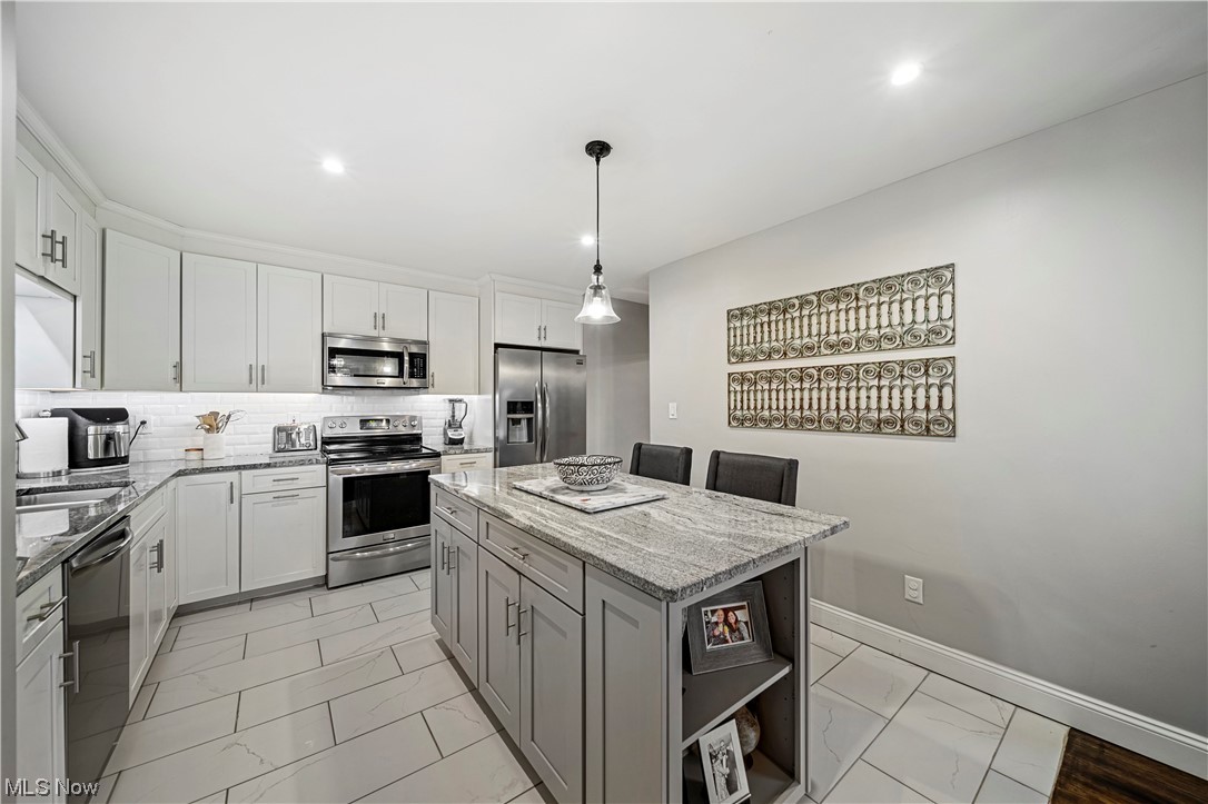 Gates Mills Blvd Estates - Residential