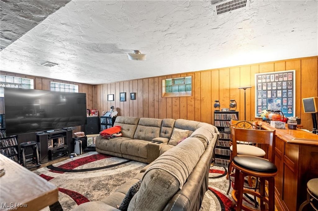 Euclid 03 - Residential Income