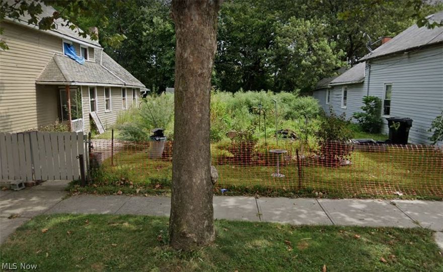 Buy in Tremont while you still can! Minutes to downtown. Short distance to Steelyard Commons, Towpath Trail, Lincoln Park, Metro Hospital, highways, much more. Buhrer Elementary School near by. Motivated Seller! Seller wants it sold before the first snowfall! Bring your best offer- ALL will be presented!