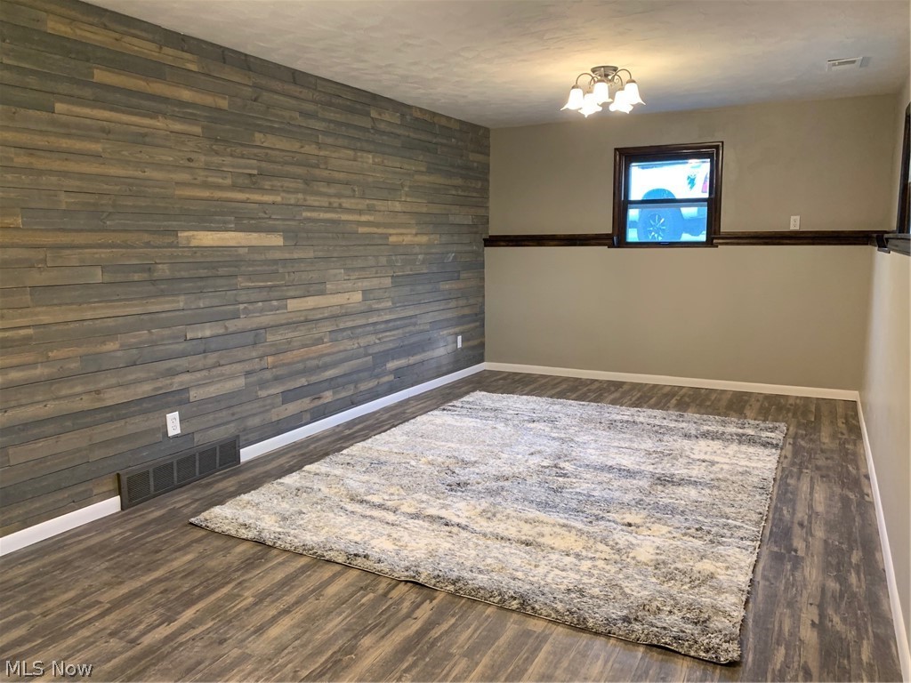 Village/New Middletown - Residential