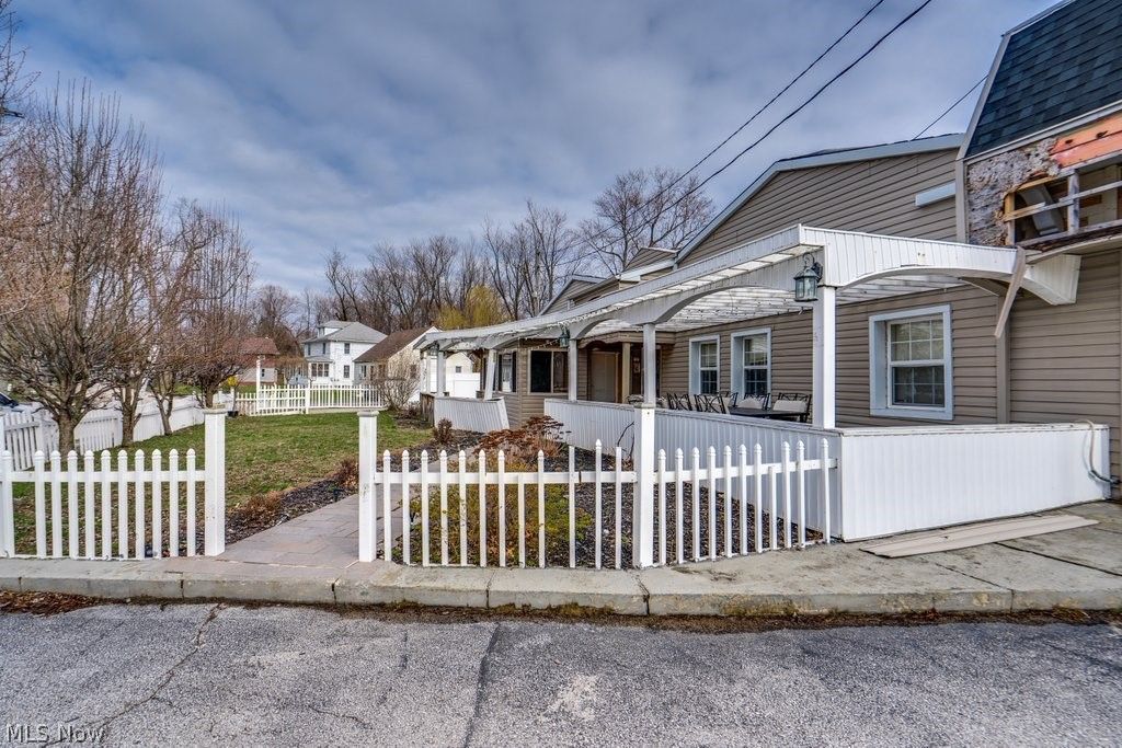 Photo of 4610 West Avenue, Ashtabula, OH 44004 (MLS # 5196040)