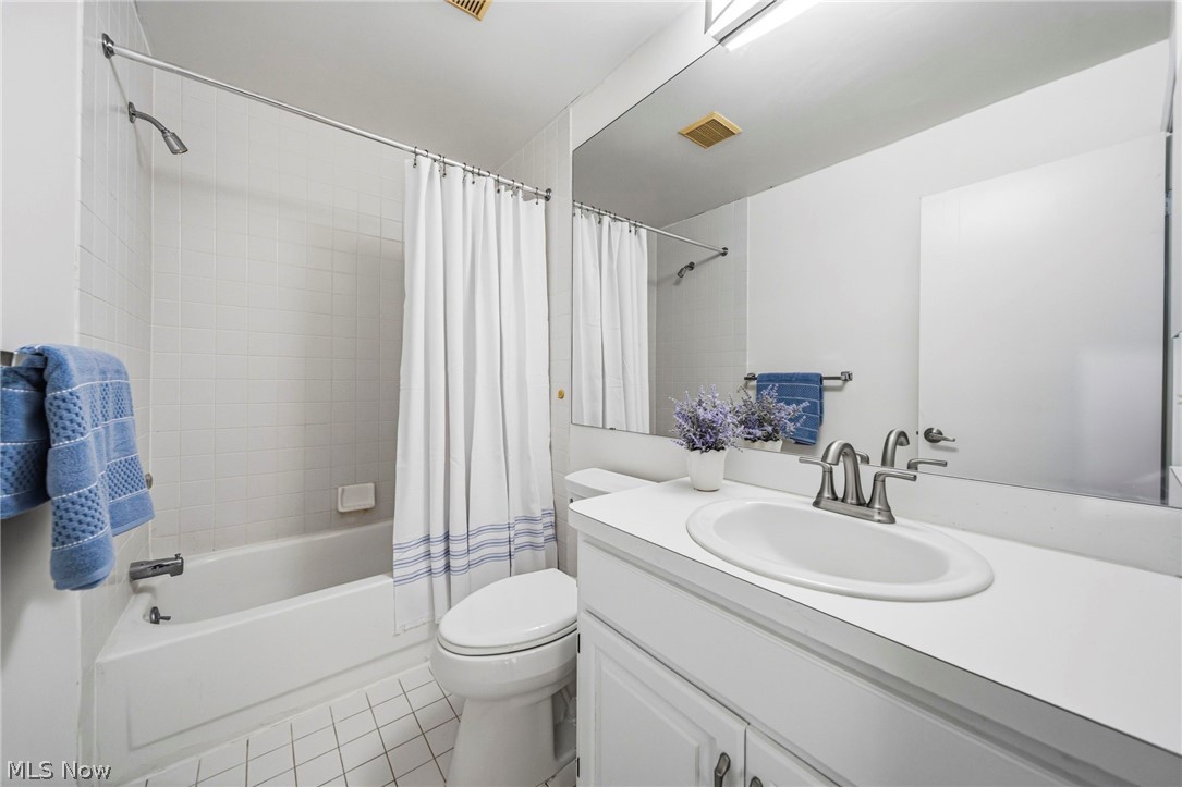 Woodhawk Club Condo - Residential