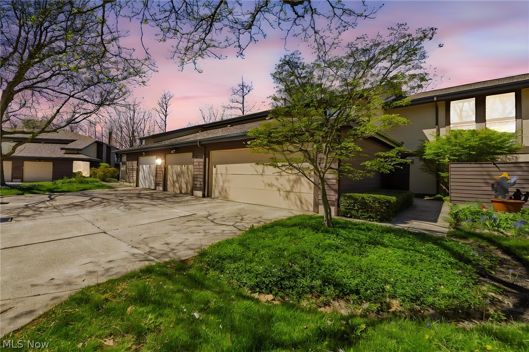 Woodhawk Club Condo - Residential