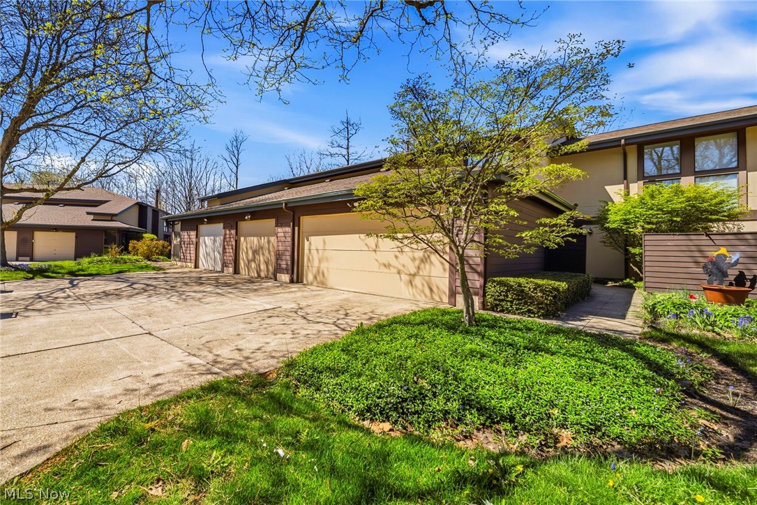 Woodhawk Club Condo - Residential