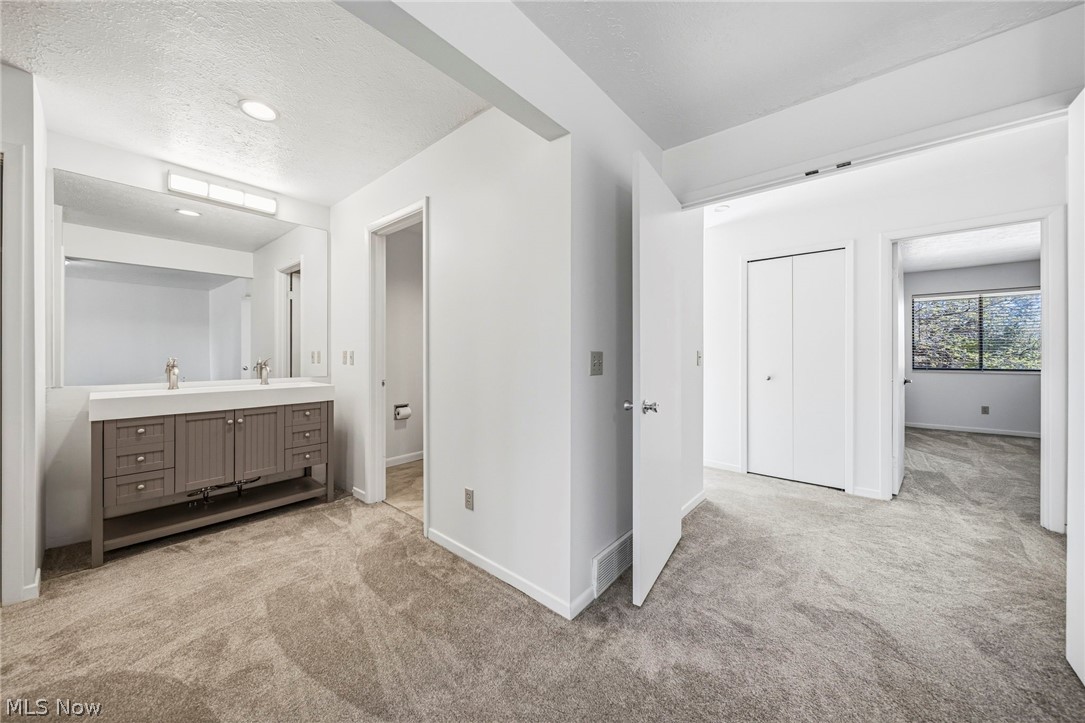 Woodhawk Club Condo - Residential