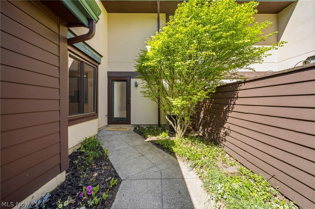 Woodhawk Club Condo - Residential