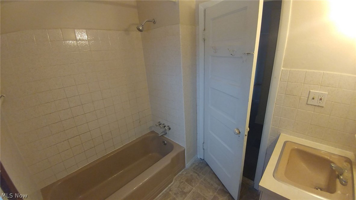 Brooklyn Park Allotment - Residential Lease