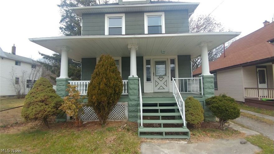 4028 Muriel, Old Brooklyn - 3 bed 1.5 bath colonial! 

Really lovely colonial home that has so much charm and space! Large living room & formal dining room. Kitchen has small eat in area and offers stove/fridge! Freshly painted throughout and has gorgeous flooring! All bedrooms and the full bathroom is located on the 2nd floor, home offers street parking all year round & half bathroom off bonus room on the first floor! 

Tenant pays all utilities incl water/sewer, gas and electric is responsible for lawn care/snow removal!