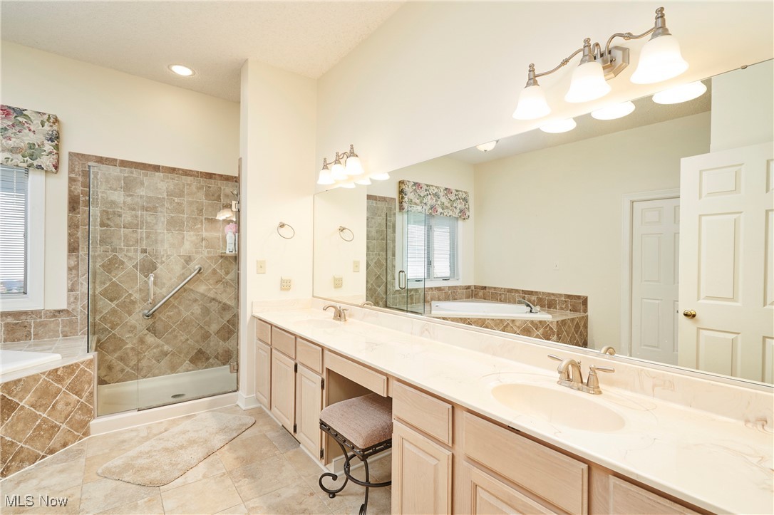 Village Crystal Lakes Condo - Residential