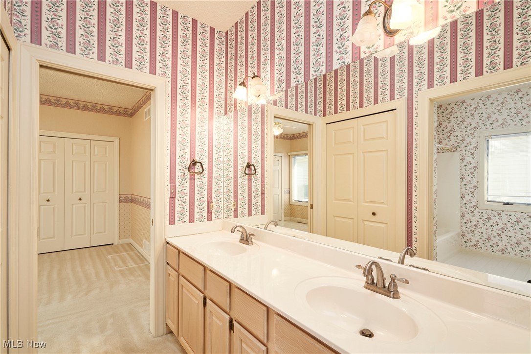 Village Crystal Lakes Condo - Residential