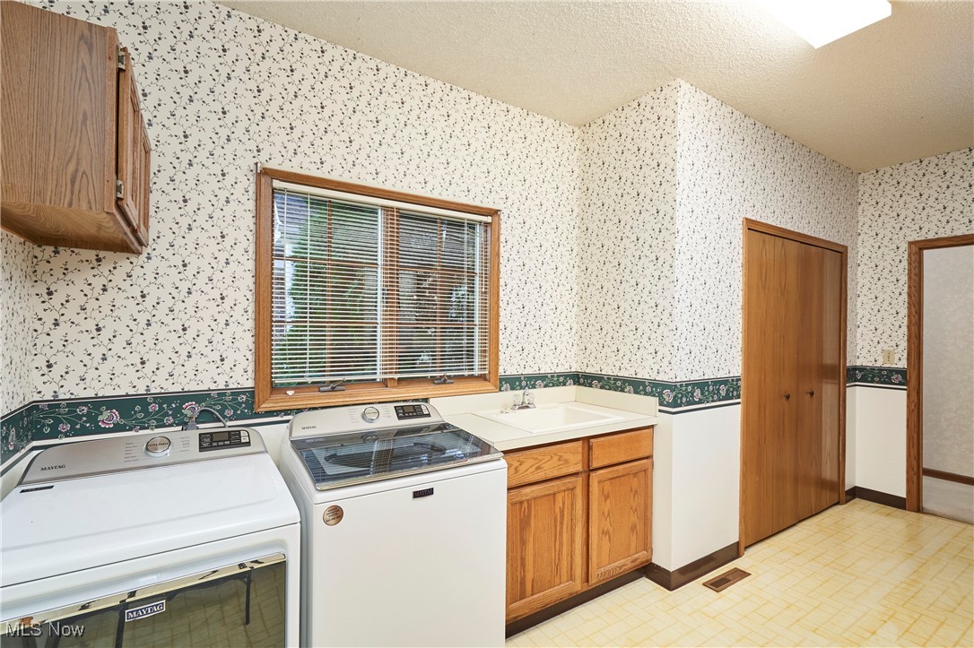 Village Crystal Lakes Condo - Residential