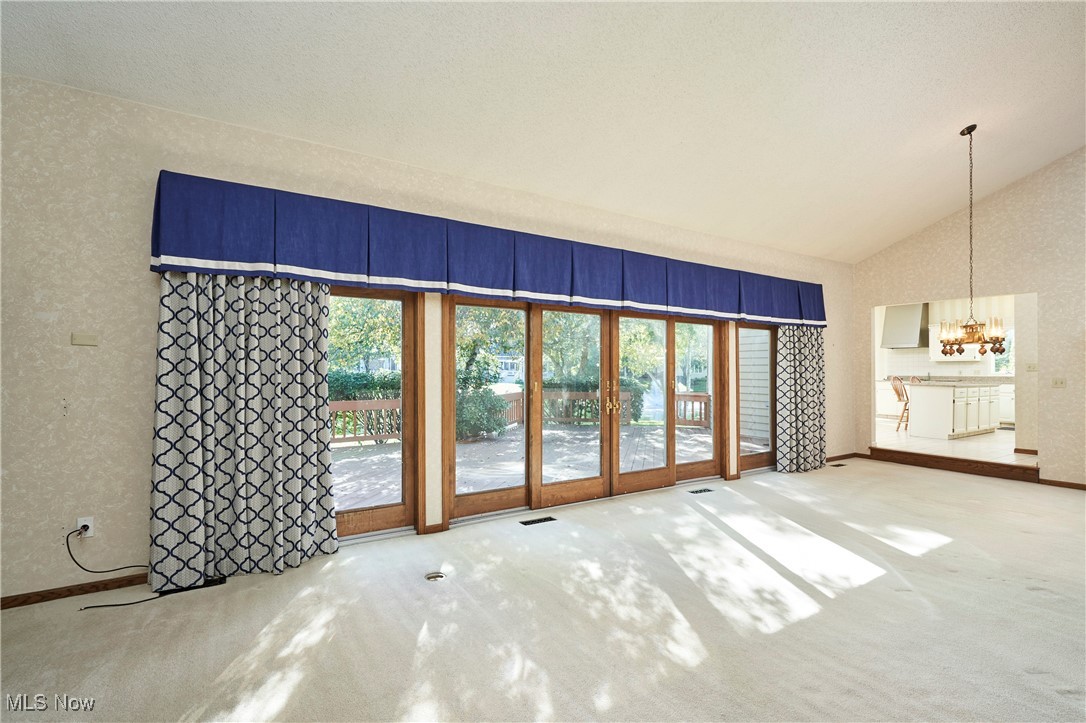 Village Crystal Lakes Condo - Residential