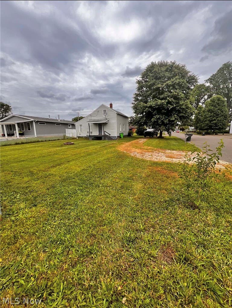 Photo of 1100 Oak Street, Dover, OH 44622 (MLS # 5223182)