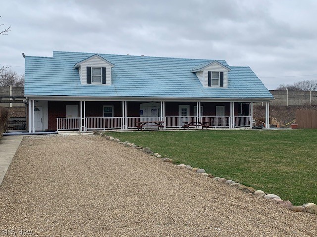 2436 sqft Retail/Office Building For Sale. Located at the corner of 38th St NW and Burrshire. 1st floor features a 72x24 open room, 3 offices, 2 restrooms and Kitchen. 2nd floor has a 52x24 room. 1.68 acres with parking for approx 47 cars. Ideal for day care, Vet, Dog boarding and grooming, Office/Retail. Currenet owner is tax exempt. Please check with County Offices for your tax rate.