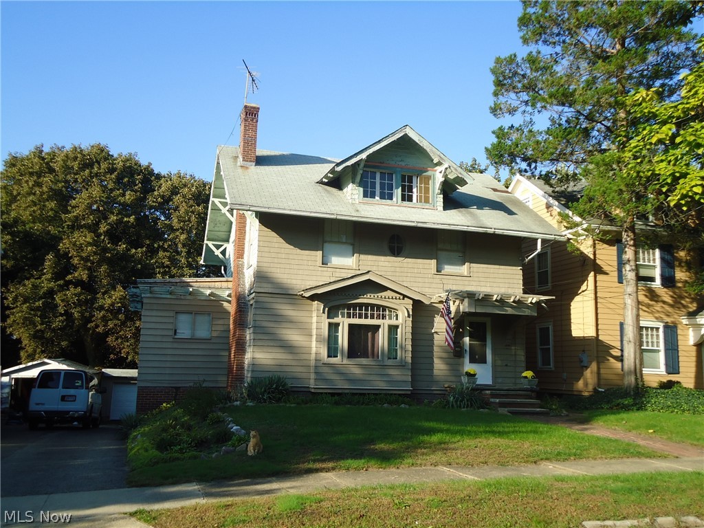 Classic West Akron home loaded with charm, character and Old World craftsmanship.....just looking for someone to restore it to the beauty and elegance of 1913 at the time it was built. Spacious (2,286 sf) 4 BR/ 1 1/2 BTH home in well established neighborhood.
Beautiful Hardwood flooring--trim--crown molding---beamed ceilings----loads of built-ins---fireplaced living room----large rooms throughout.
This home needs work but could be a great home for the right buyer.....great area with much higher values nearby for similar size homes. Could be good equity for a homeowner or investor. Convenient location near Highland Square district, shopping, schools and parks.
Call today for your private showing.