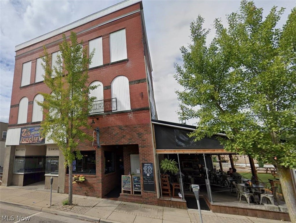 13-17 N 4th Street