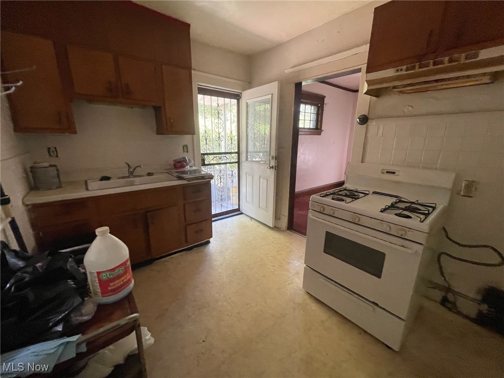 Burrows & Putts - Residential