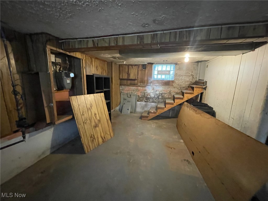 Burrows & Putts - Residential