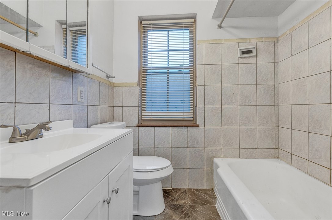 Georgian Condo 105w W - Residential