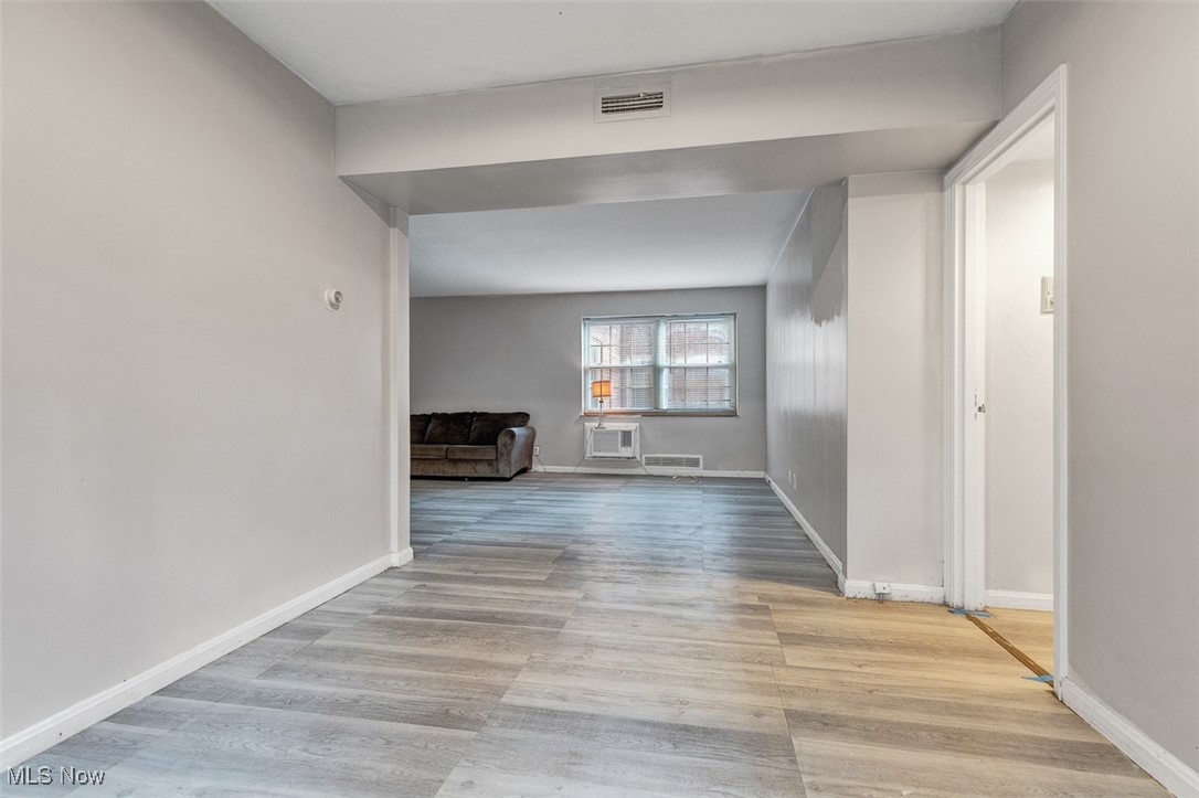 Georgian Condo 105w W - Residential