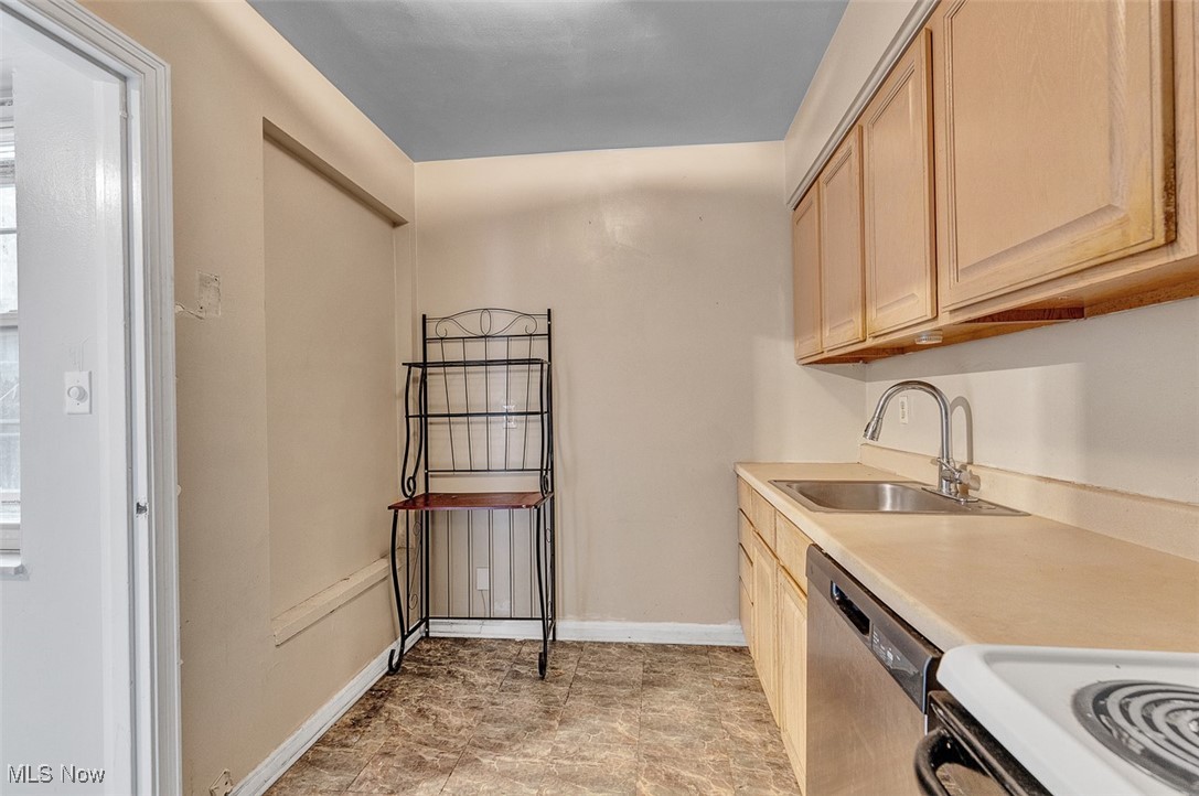 Georgian Condo 105w W - Residential