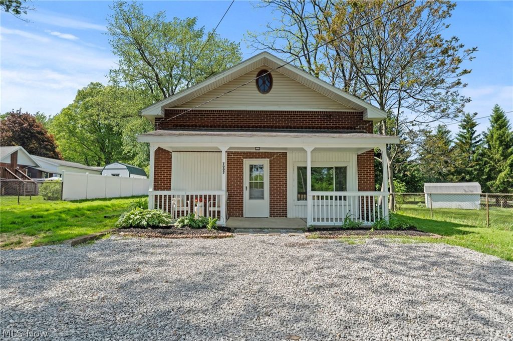 Photo of 7997 Columbus Road NE, Louisville, OH 44641 (MLS # 5211237)