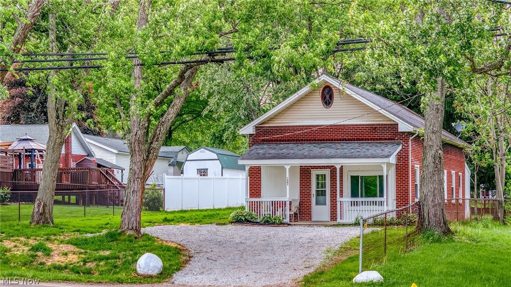 Photo of 7997 Columbus Road NE, Louisville, OH 44641 (MLS # 5211237)