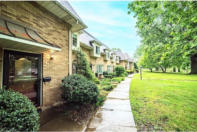 Deepwood Condo - Residential