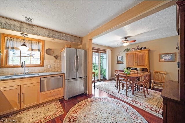 Deepwood Condo - Residential