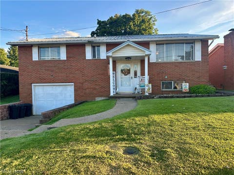 Homes For Sale - 1310 20th Street<br/> Vienna, WV 26105