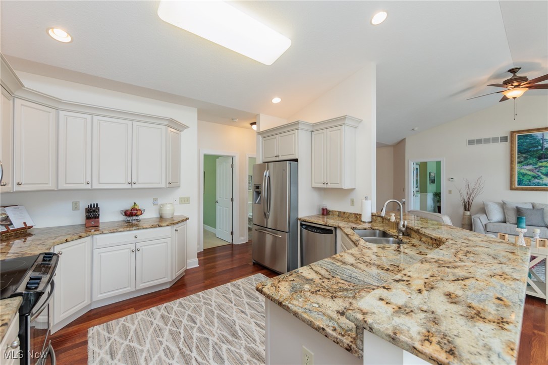 307 Chardonnay Circle, Vermilion, Ohio image 12