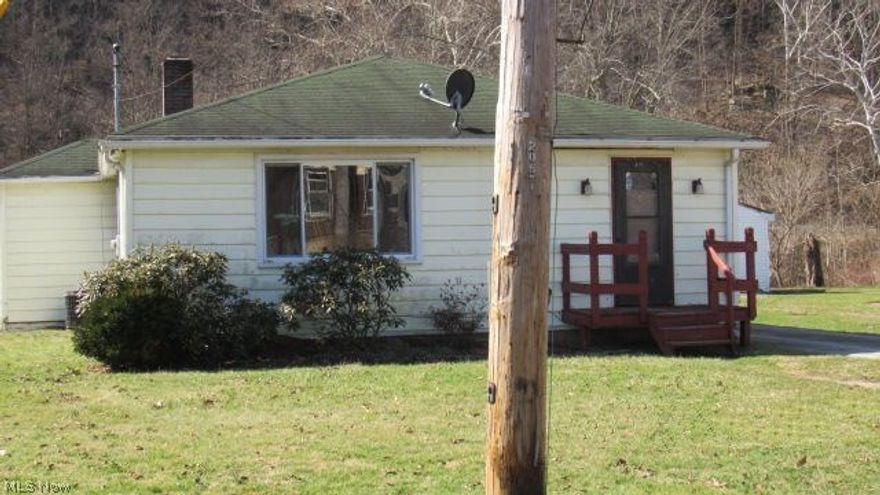 This one story home is unbelievable value. Perfectly poised on a level lot with a one car garage. add your personal touch to this home
with a feeling of pride once restored to capture todays décor. A rare find and more affordable than most homes. Call today for showing!!