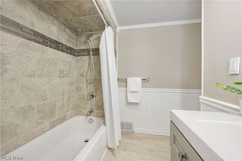 Tiny photo for 165 Oak Knoll Avenue NE, Warren, OH 44483 (MLS # 5186500)