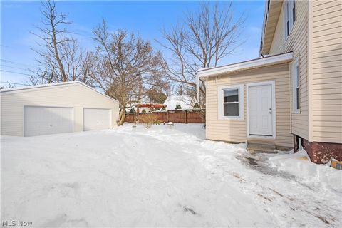 Tiny photo for 165 Oak Knoll Avenue NE, Warren, OH 44483 (MLS # 5186500)