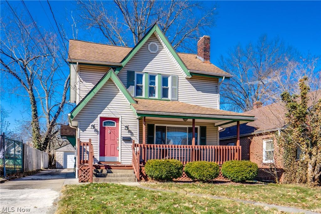 Photo of 934 Packard Drive, Akron, OH 44320 (MLS # 5203979)