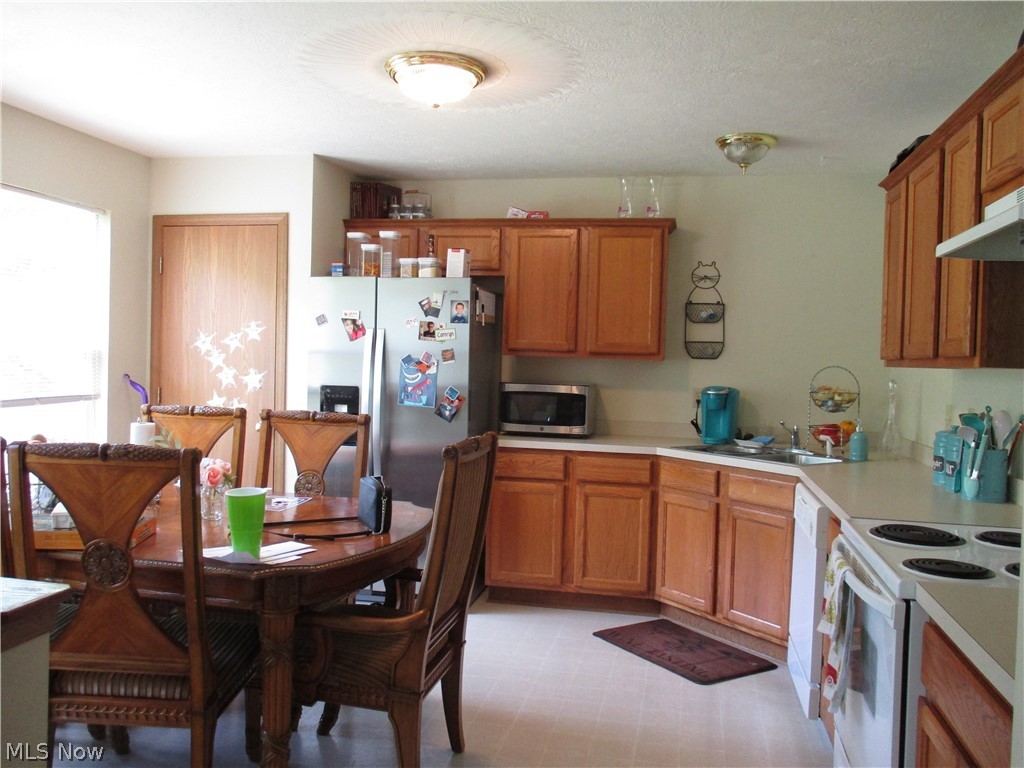 Meadowbrook Lake - Residential Income