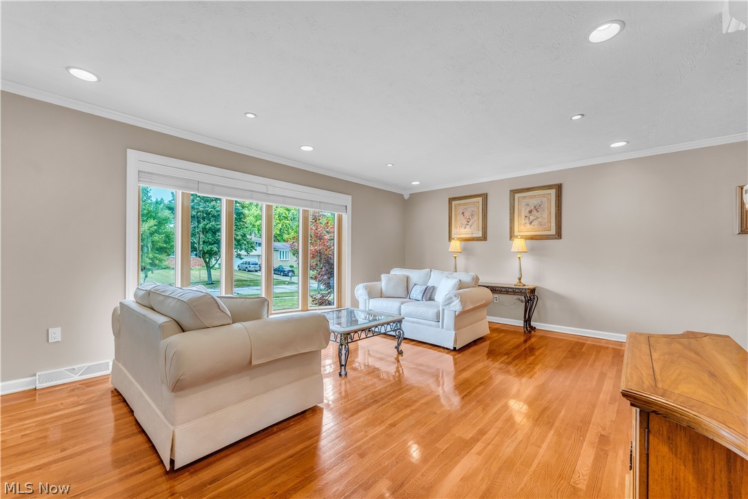 Holiday Hills 01 - Residential