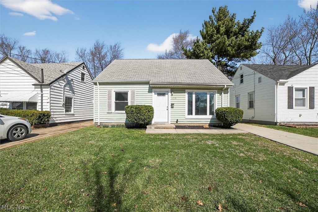 Photo of 13510 Bennington Avenue, Cleveland, OH 44135 (MLS # 5192961)