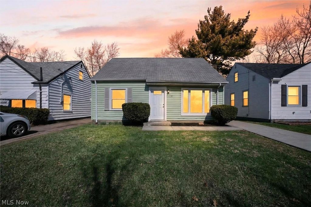 Photo of 13510 Bennington Avenue, Cleveland, OH 44135 (MLS # 5192961)