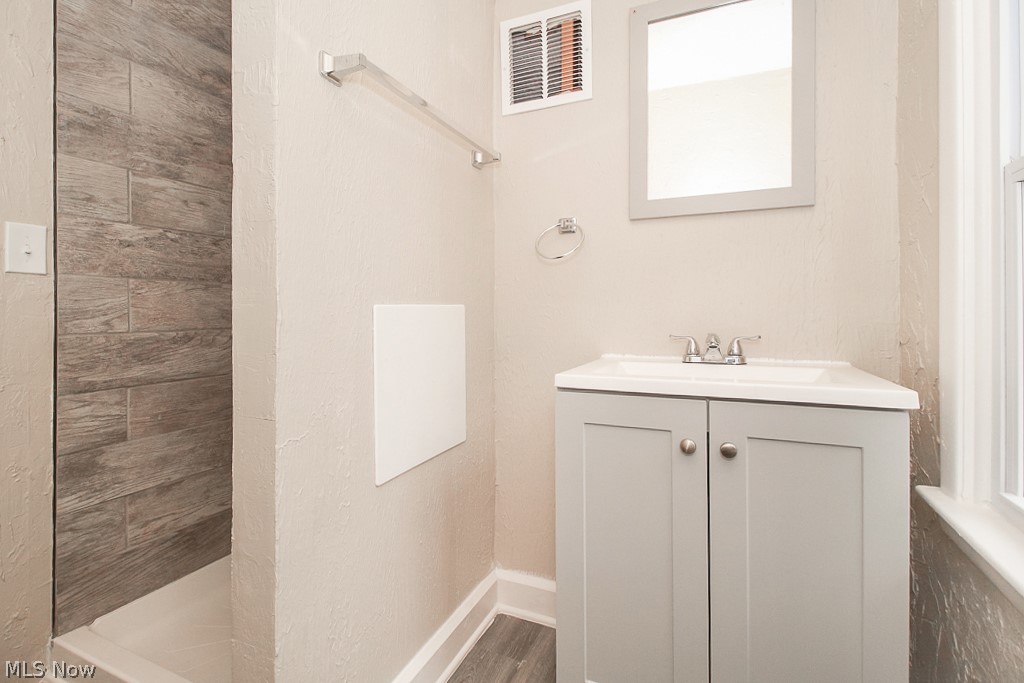 Mix King & Gibbs - Residential Lease