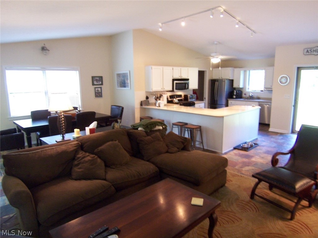 Roaming Rock - Residential