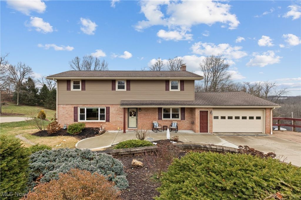 Photo of 4816 White Oaks Drive, Steubenville, OH 43953 (MLS # 5180100)