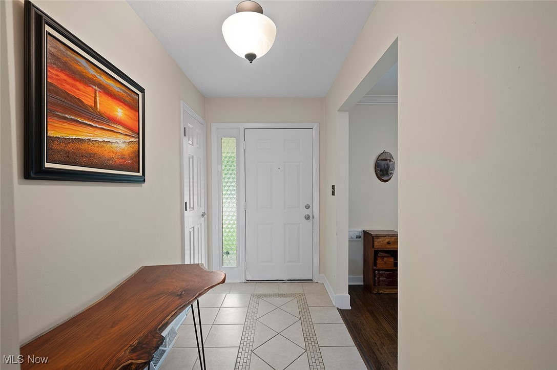 7278 Barton Hill Drive, Parma, Ohio image 41