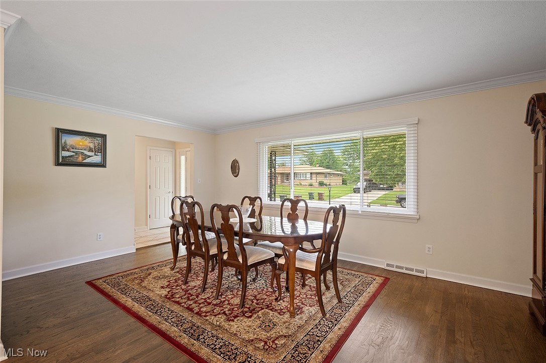 7278 Barton Hill Drive, Parma, Ohio image 9