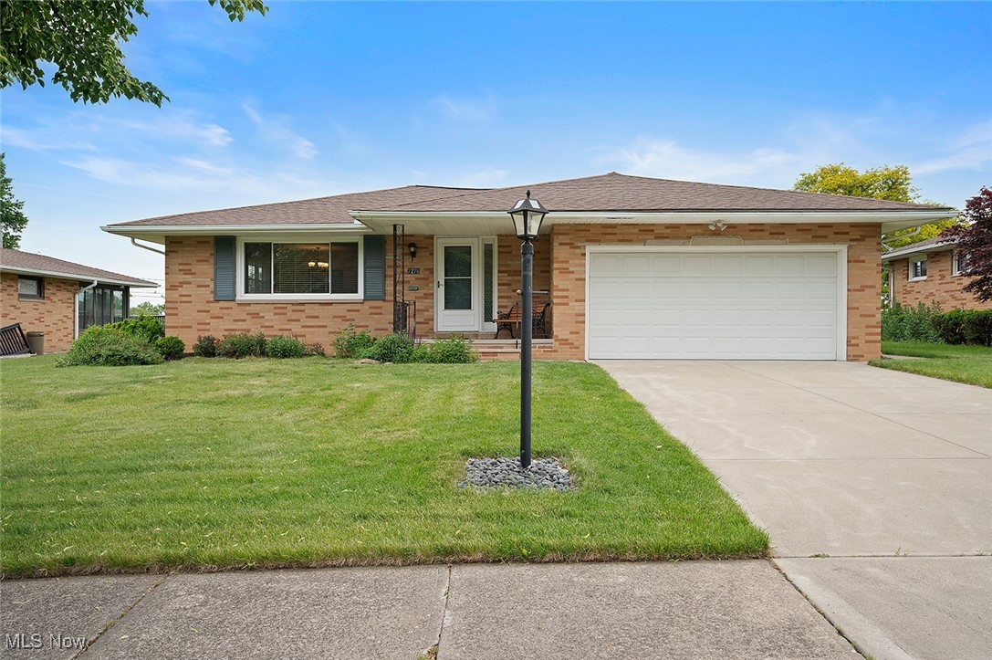 7278 Barton Hill Drive, Parma, Ohio image 2